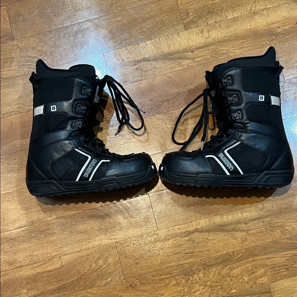 Burton Black and White Snowboard Boots